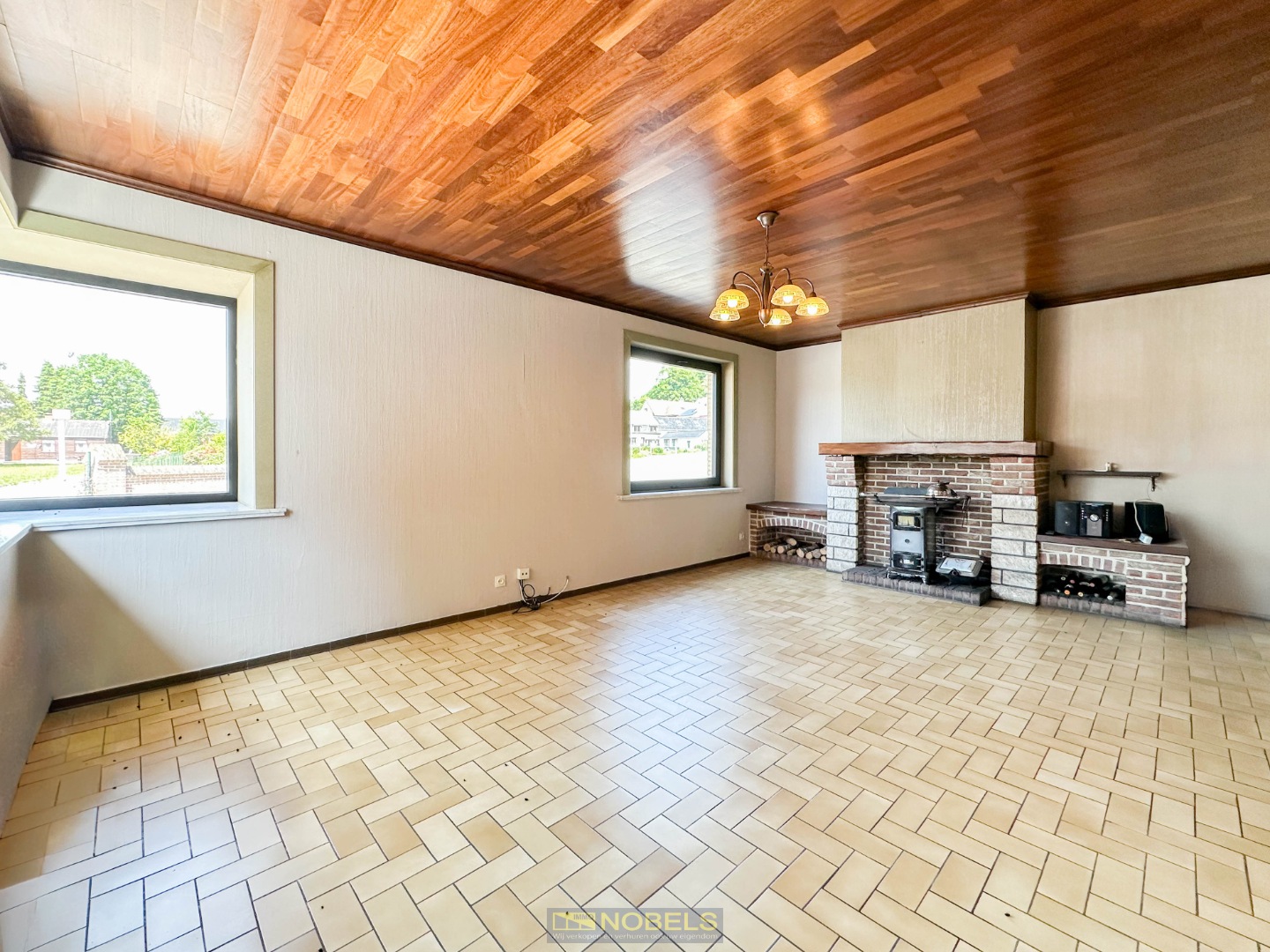 Te koop, verrassend ruime halfopen bebouwing met garage en tuin te Brakel - foto 4