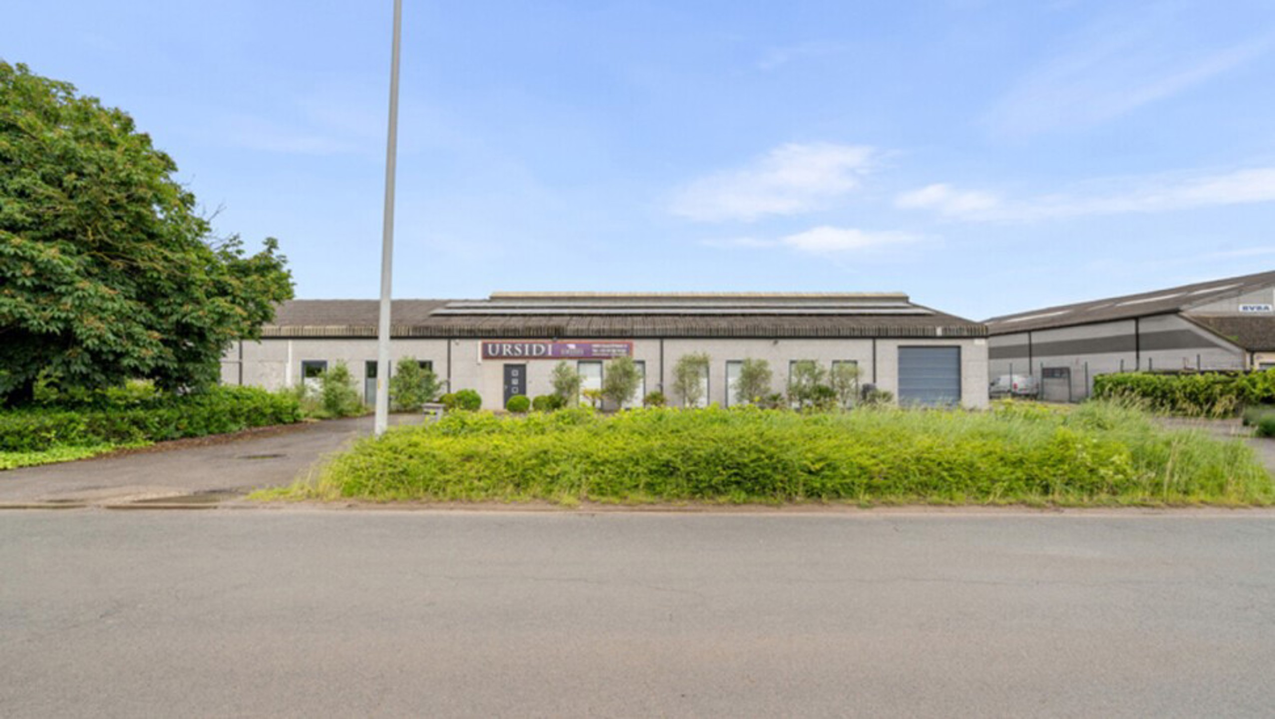 Multifunctioneel bedrijfsgebouw te koop - foto 3