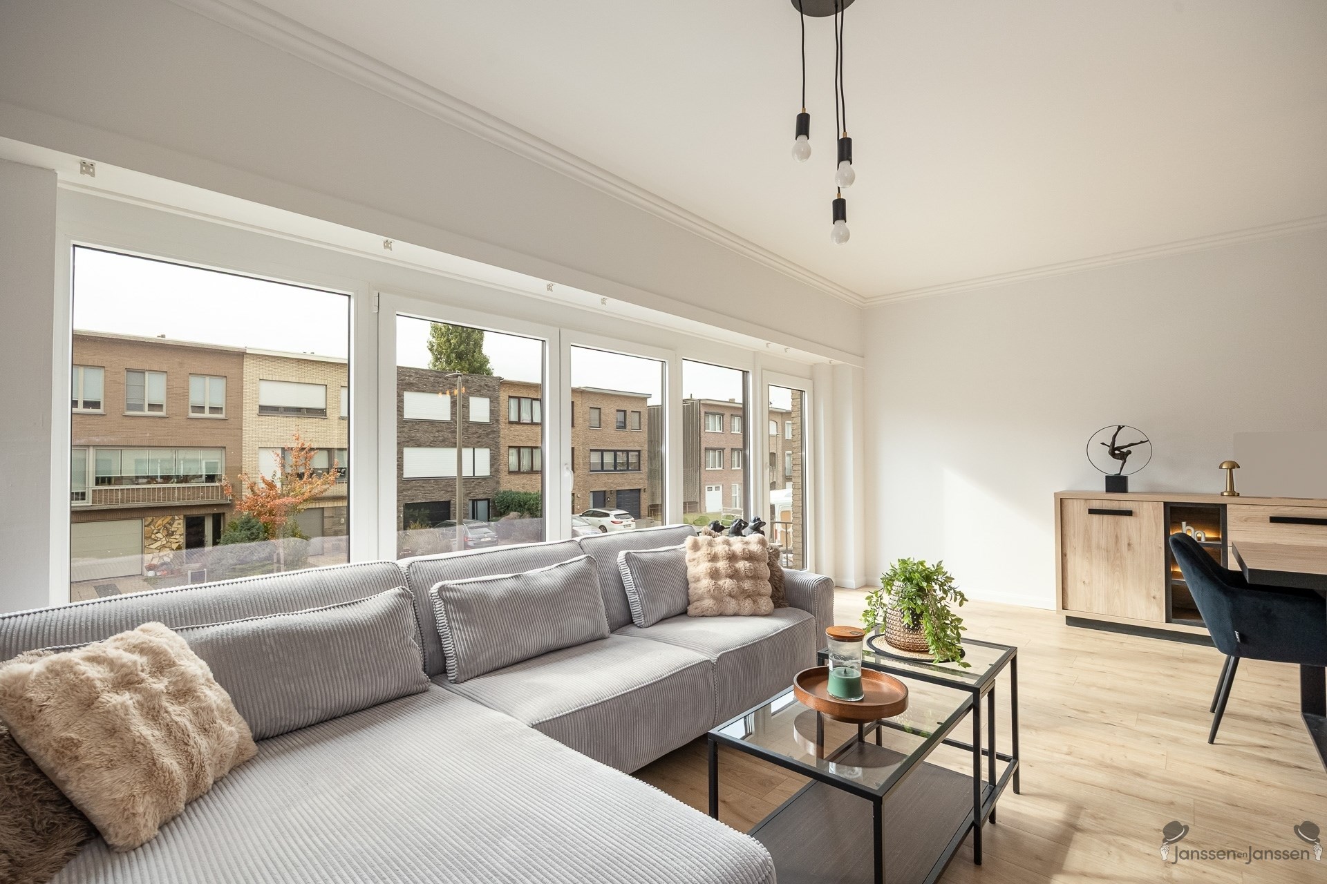 Prachtige en ruime gezinswoning in Stabroek met veel licht en een moderne afwerking. - foto 5