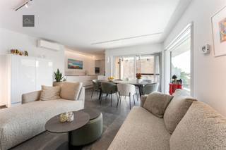Recent en instapklaar hoekappartement (2023) in het centrum van Middelkerke, op wandelafstand van zee/horeca, alle winkels en park. Het...