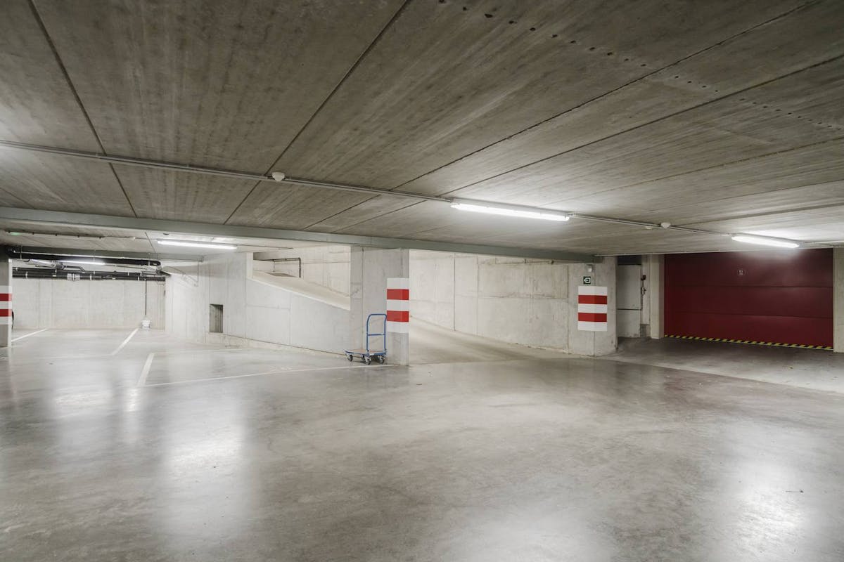 Place de parking souterraine à louer sur la Grote Markt ! - photo 1