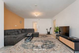 Voor meer info en foto’s, surf naar www.swevers.be – Dit gerenoveerde appartement op de eerste verdieping in Diest biedt een bewoonbare...