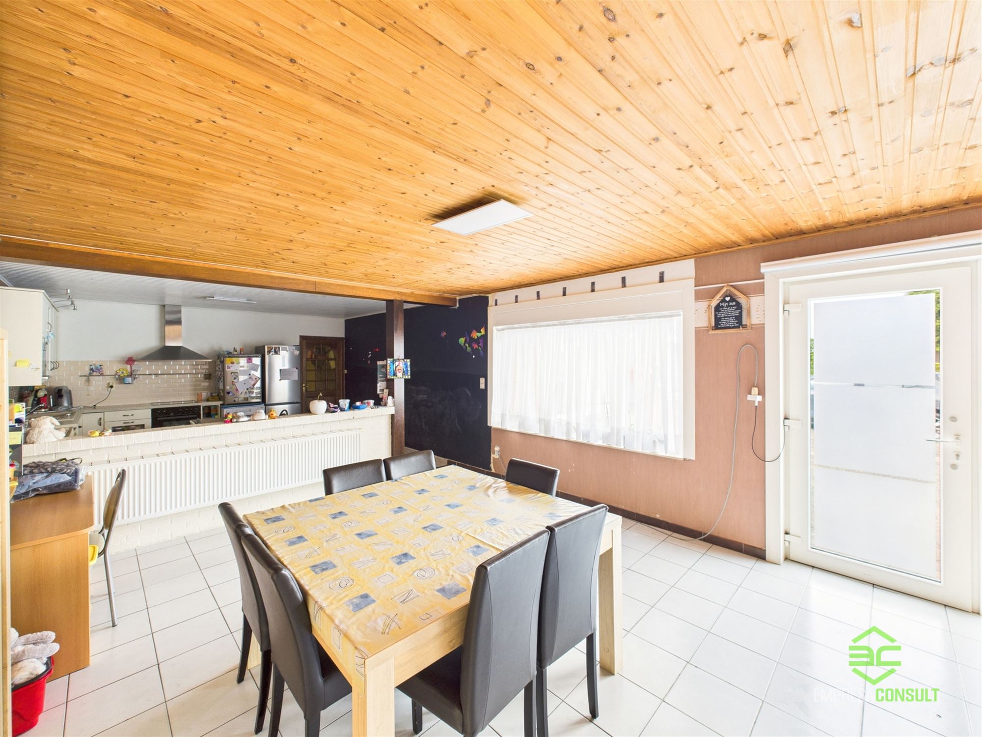 Ruime gelijkvloerse woning met 2 slpk en grote garage! - foto 5