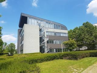 Representatieve kantoren gelegen op de tweede en derde verdieping, in het Ilgat Businnes Park, met een oppervlakte van 780m² en...