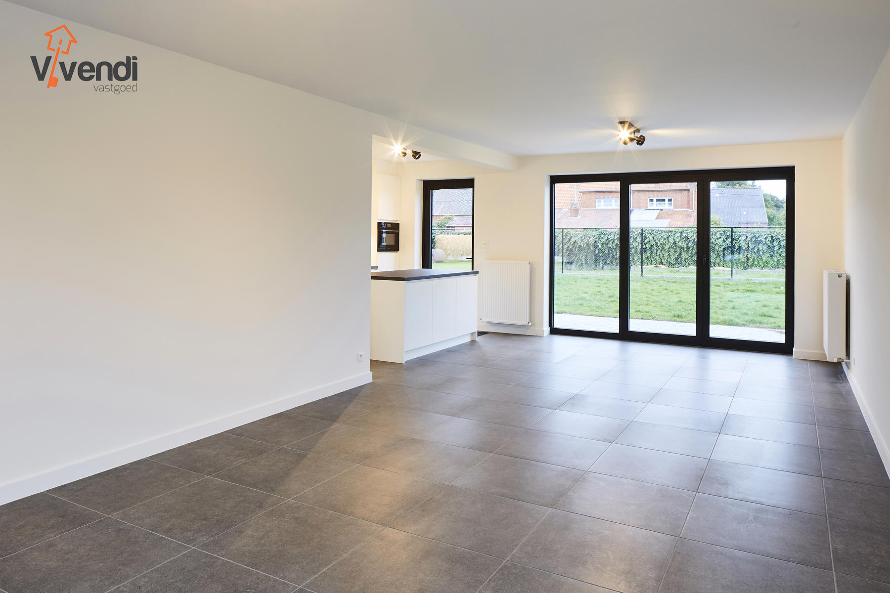Ruime en energiezuinige recente woning met 4 slaapkamers. - foto 3