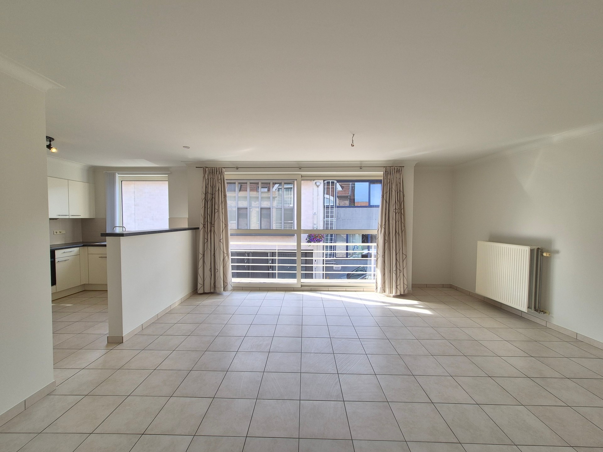 Move-in-ready 2-bedroom apartment with terrace and lift — central Wetteren - photo 2