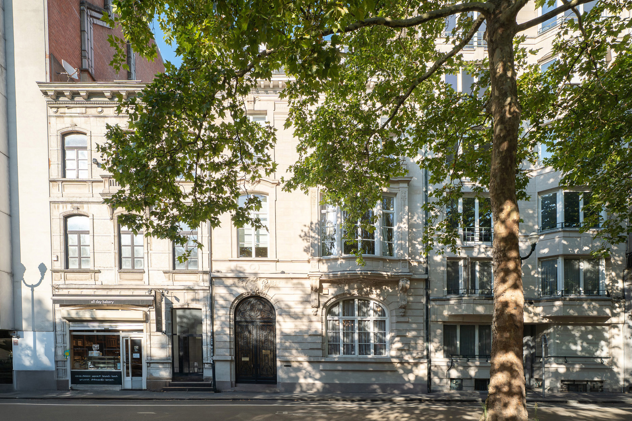 Te huur – Kantoorgebouw met tuin – 1.300 m² – Louizalaan 126, Brussel - foto 1