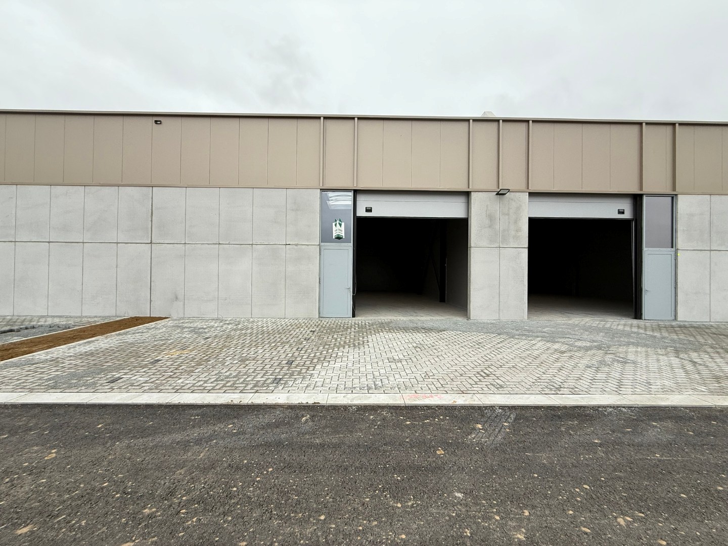 KMO-unit van 216 m² op een gunstige locatie in Tielt! - foto 2