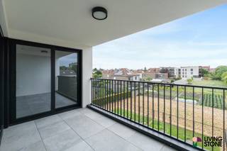 <h3><strong>Ontdek jouw nieuwe thuis in Zaventem – Kom naar de opendeurdag op vrijdag 20 juni!<br /><br /></strong></h3>
<p><strong>6% BTW mogelijk – energiezuinig wonen op toplocatie!</strong></p>
<p>Ben je op zoek naar een stijlvolle, energiezuinige woonst op een centrale locatie?<br />Kom dan op vrijdag 20 juni de sfeer opsnuiven tijdens de opendeurdag van <strong>Residentie Crown Park</strong> in Zaventem!</p>
<p>Deze exclusieve nieuwbouwresidentie bestaat uit <strong>slechts 6 lichtrijke appartementen</strong> met 1, 2 of 3 slaapkamers. Ontworpen met oog voor kwaliteit en tijdloze architectuur, waar natuurlijke materialen en strakke lijnen harmonieus samenkomen.</p>
<p>✨ <strong>Waarom kiezen voor Crown Park?</strong></p>
<ul>
<li>
<p>Energiezuinig wonen met <strong>E-peil ≤ 30</strong> en <strong>vloerverwarming</strong></p>
</li>
<li>
<p><strong>Ondergrondse parking</strong> & fietsenstalling (verplicht bij aan te kopen)</p>
</li>
<li>
<p><strong>Ruime terrassen</strong> en moderne indeling</p>
</li>
<li>
<p><strong>Centrale ligging</strong> met uitstekende verbinding naar Brussel</p>
</li>
<li>
<p>Openbaar vervoer, winkels en <strong>voorzieningen op wandelafstand</strong></p>
</li>
<li>
<p><strong>Instapklaar </strong>en aankoop mogelijk aan <strong>slechts 6% BTW!<br /><br /></strong></p>
</li>
</ul>
<p><strong>Mis deze kans niet – schrijf je nu in voor de opendeurdag op vrijdag 20 juni!</strong><br />We verwelkomen je graag ter plaatse om vrijblijvend te bezichtigen en alle info te geven over dit unieke woonproject.<br /><br />Inschrijven of een vraag? Dit kan eenvoudig via 0485 62 36 78 of via nieuwbouw@living-stone.be</p>