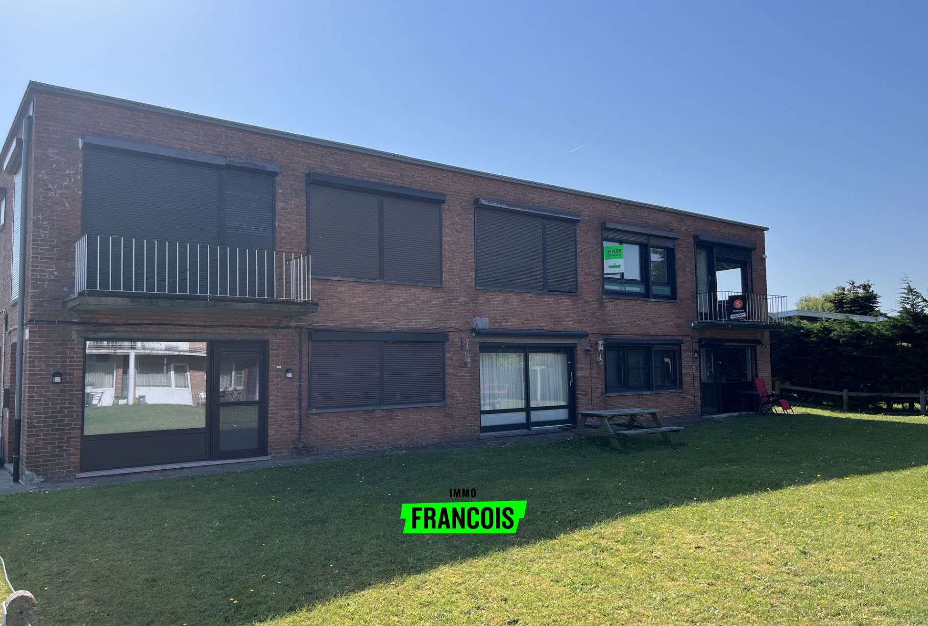 Gerenoveerd 1-slaapkamerappartement te huur in de Vosseslag! - foto 1
