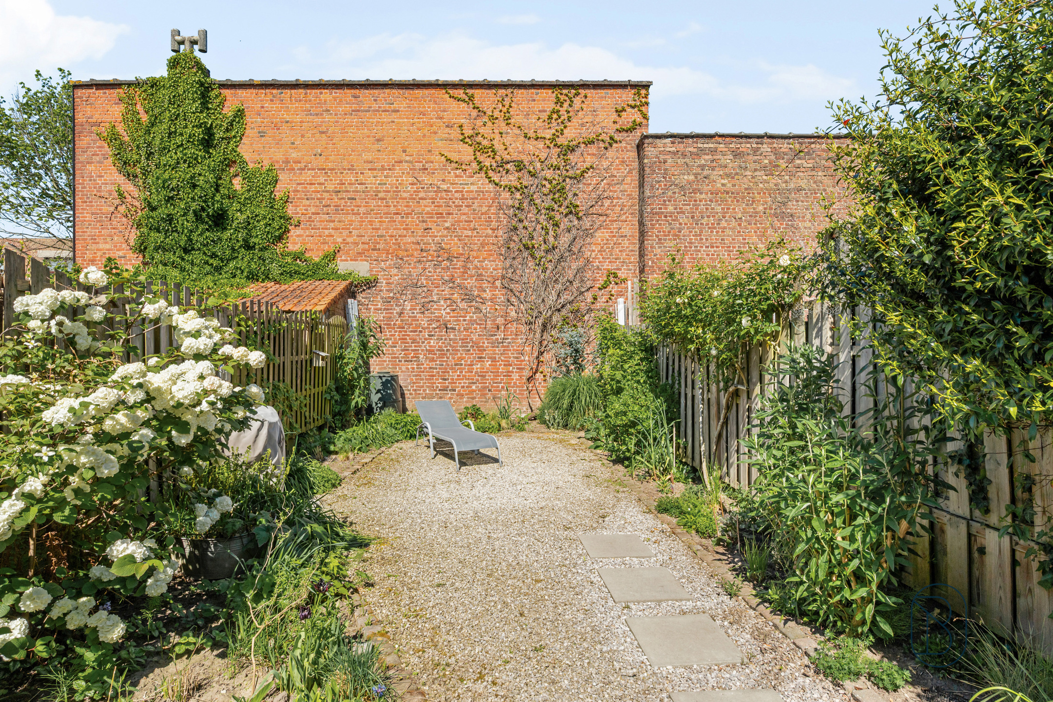 Instapklare woning met zonnige tuin in hartje Kortrijk - foto 5
