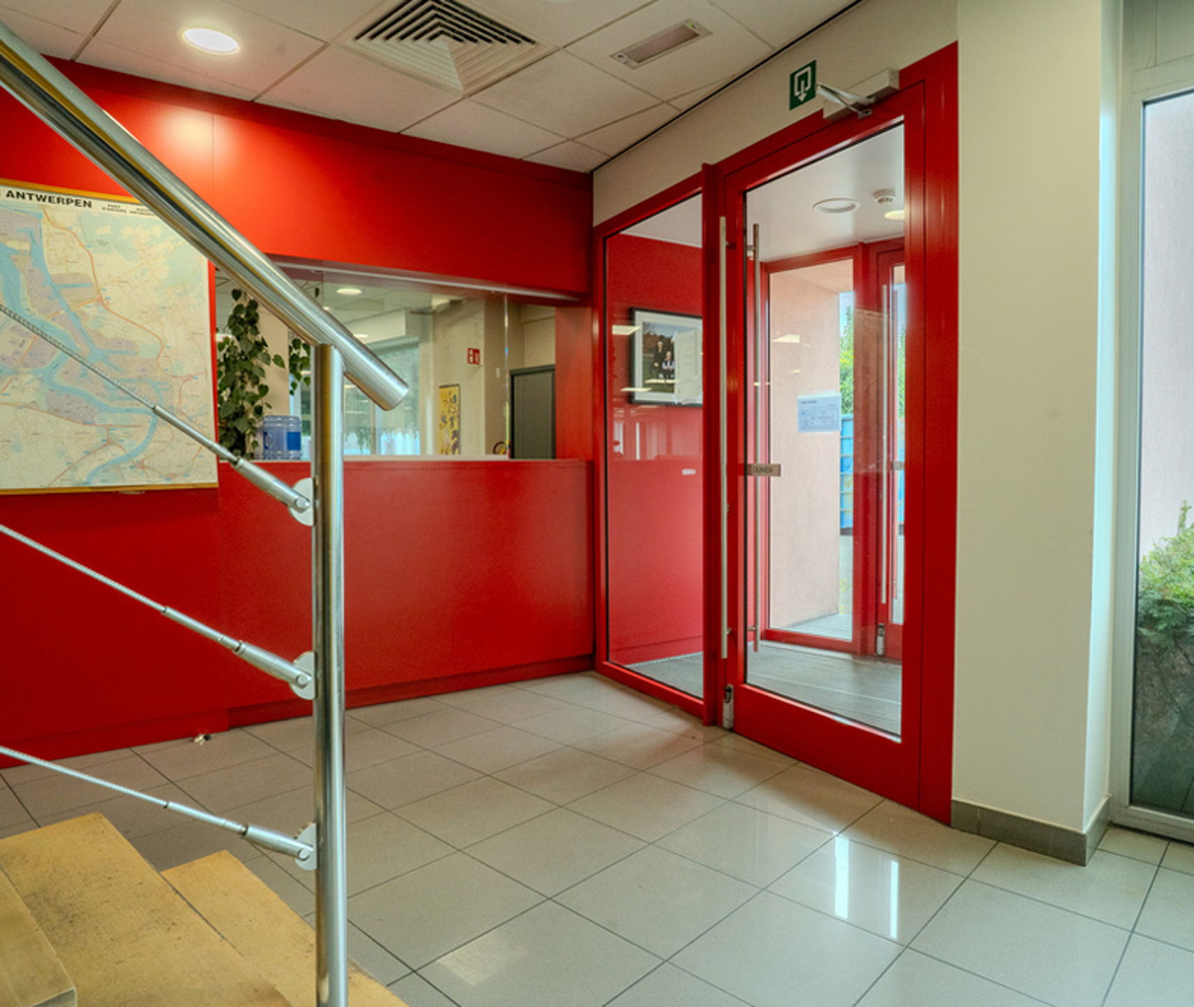 Commercial à louer à Beveren-Kruibeke-Zwijndrecht - photo 3