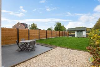 De woning werd enkele jaren geleden grondig gerenoveerd en is volledig instapklaar. Dankzij het gunstige EPC-label B, de conforme...