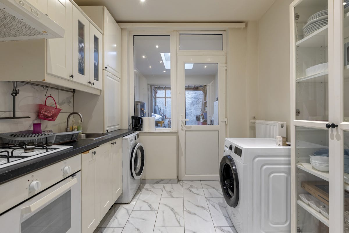 Renovated ground floor apartment for sale in Merksem - photo 5