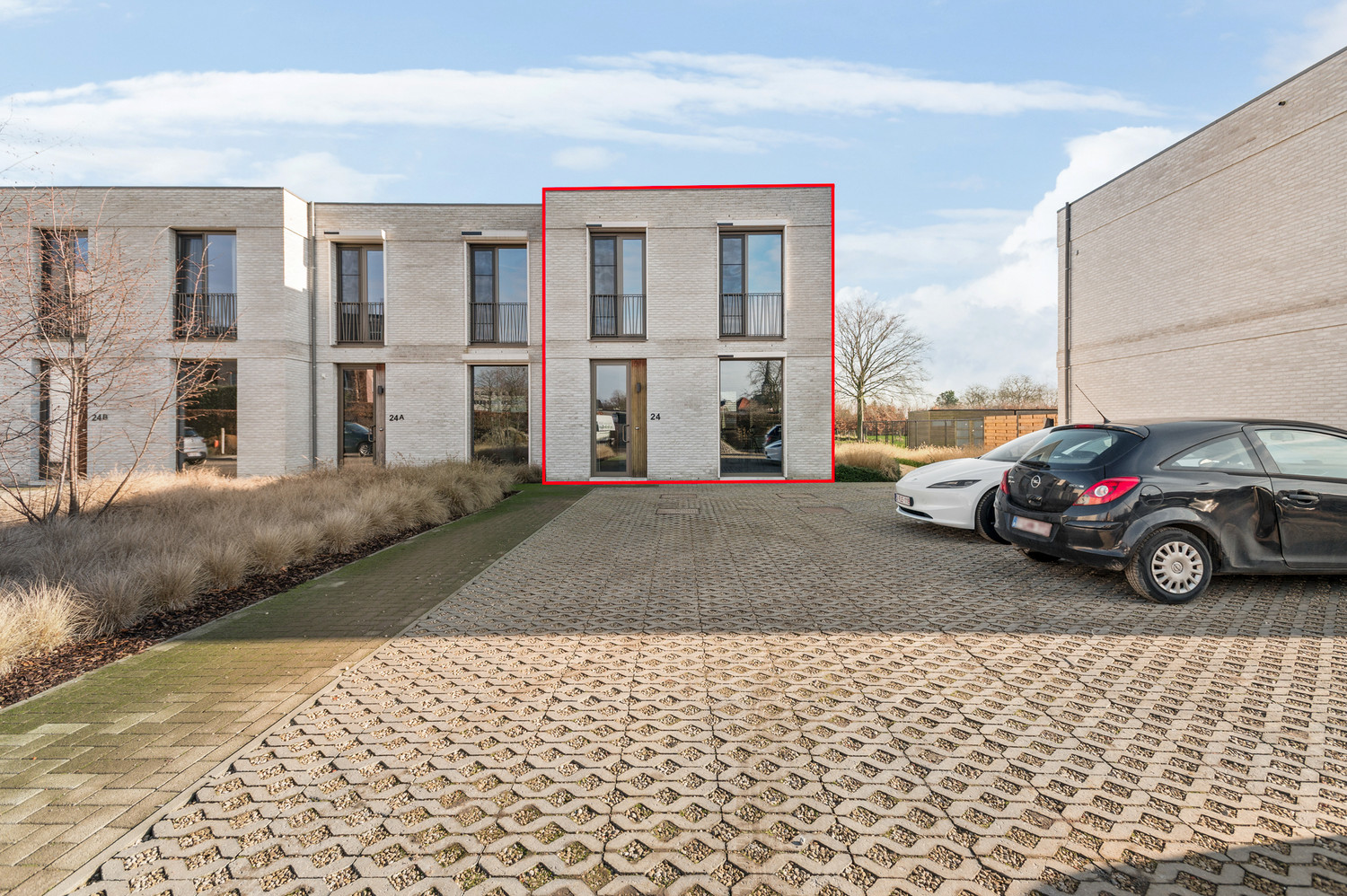 RECENTE WONING MET 4 SLK, TUIN EN PARKING! - foto 2