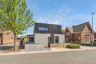 In de rustige en gegeerde Terwilgenstraat bevindt zich een volledig vernieuwde en grotendeels nieuw opgebouwde open bebouwing met...