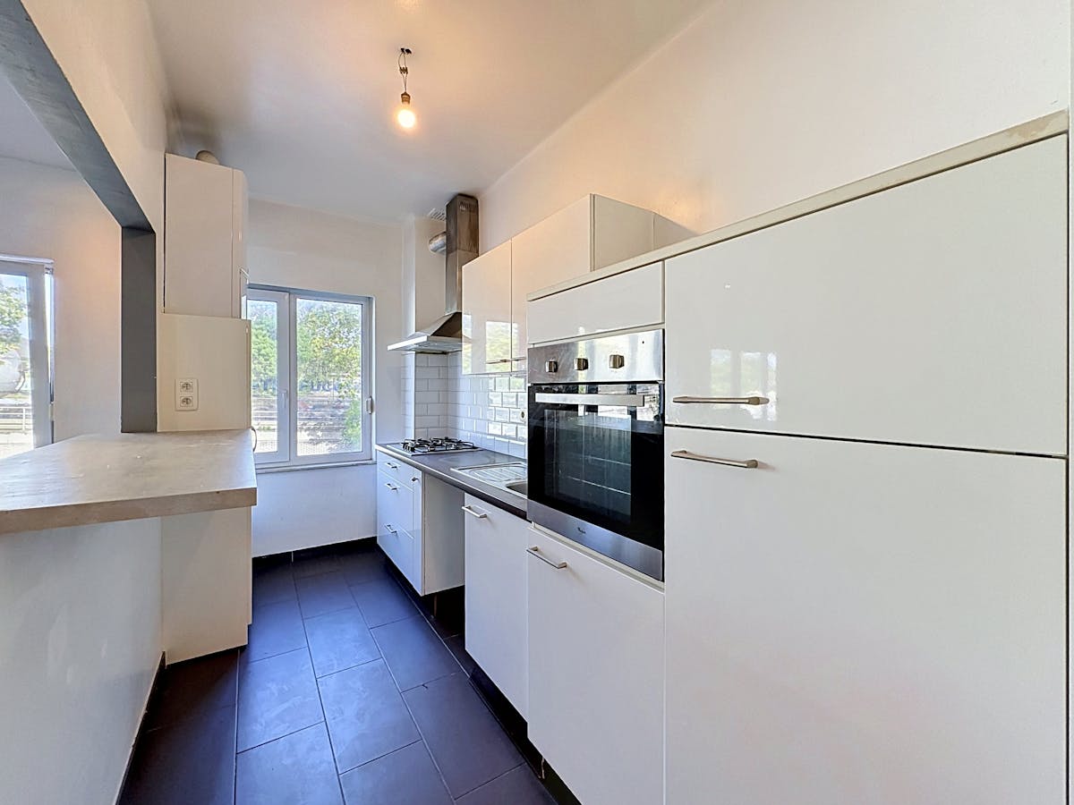 Lichtrijk hoekappartement met 2 slaapkamers te huur in Wilrijk - foto 4
