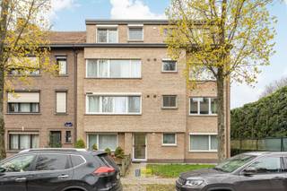 In een autoluwe straat en met een uitstekende bereikbaarheid en mobiscore van 8.9 bieden wij u dit dakappartement in een kleine residentie...