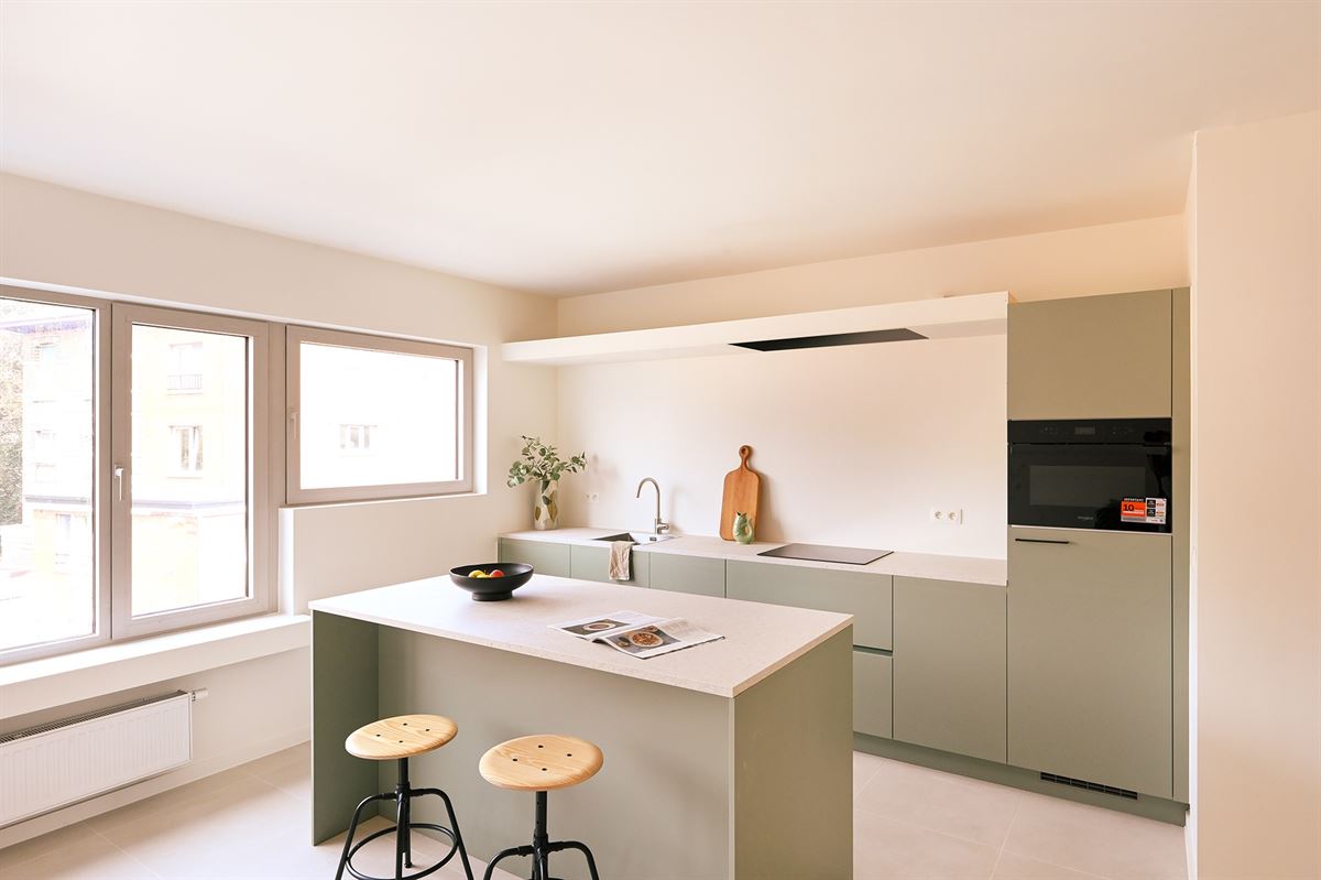 Gerenoveerd appartement met veel lichtinval - foto 4