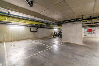 Ondergrondse garagestaanplaats (nr. 47) nabij centrum van Halle!<br />Verkoop onder registratiestelsel (geen btw!).<br /><br /><br />Stedenbouwkundige inlichtingen beschikbaar op kantoor.