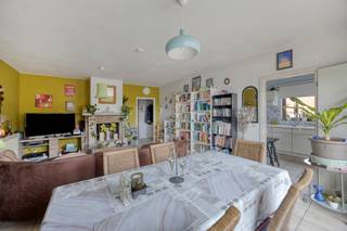 Immo Pické biedt U dit goed gelegen appartement op de eerste verdieping aan, in een kleine mede-eigendom met slechts drie appartementen...