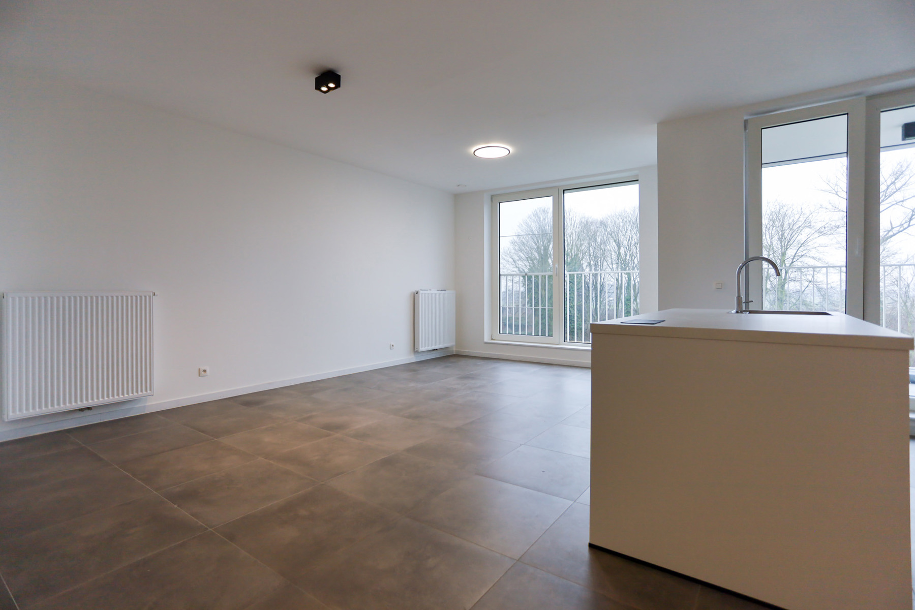 Lichtrijk 2 slpk app met carport - foto 2