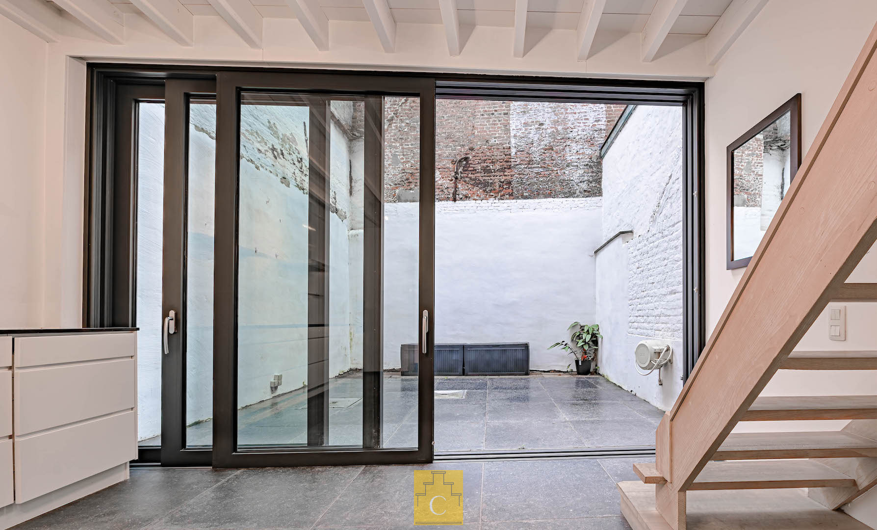 Trendy stadswoning - totaalrenovatie, strakke lijnen en een keitof terras - topligging Moerstraat - foto 5