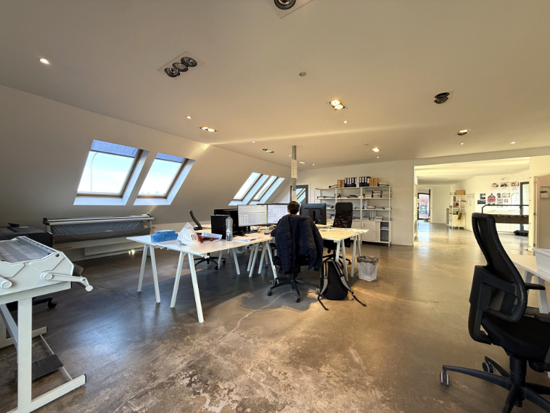 Instapklare kantoorruimte van 278 m² op commerciële topligging – Erpe-Mere - foto 4