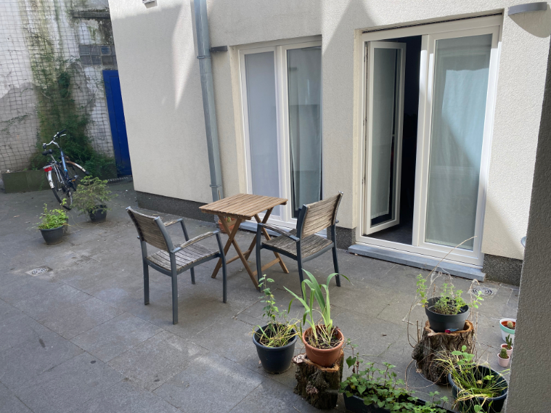 --- NIEUW --- Gezellig gelijkvloers appartement met 2 slaapkamers en terras op wandelafstand van het historisch centrum. - foto 4