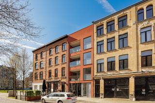 Welkom in dit gezellige appartement gelegen in een rustige straat in de geliefde Cadixwijk, en toch op wandelafstand van het bruisende Het...