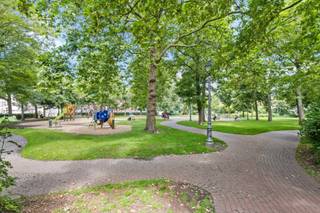 Dit zeer ruime handelshuis met verder af te werken woongedeelte ligt net buiten het centrum van Oostende in een woonwijk aan het...