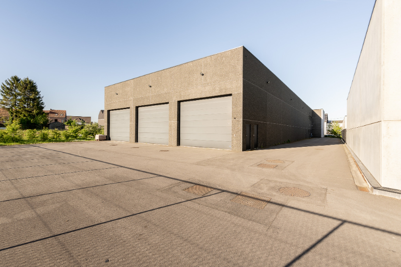 Moderne bedrijfsruimte met kantoren, showroom en loods in Bellegem (bedrijventerrein Emdeka) - foto 3