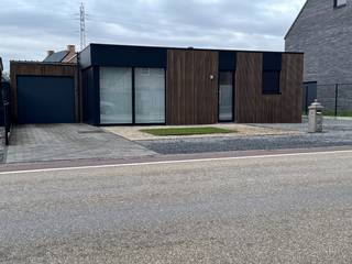 Ben je op zoek naar een gelijkvloers, energiezuinig huis?<br />Dan is deze woning op de Michel Scheperslaan 164 vast iets voor u.<br />Er zijn twee slaapkamers, een badkamer met douche, een wasplaats en een ruime living met open keuken, deze keuken is volledig ingericht met alle toestellen.<br />De auto's kunnen zowel voor het huis als achter de poorten geparkeerd worden. Verder zijn er buiten nog een tuinhuis, een carport voor de auto en een carport waar zelfs een mobilhome onder past.<br />De combinatie alu-ramen met dubbel glas - isolatie - zonnepanelen en warmtepompen zorgt voor een A-label op het epc-verslag.<br /><br />Interesse? Bel dan snel op het nummer 0491 15 30 43 of mail naar hallo@nielsvastgoed.be Ik help je graag verder.
