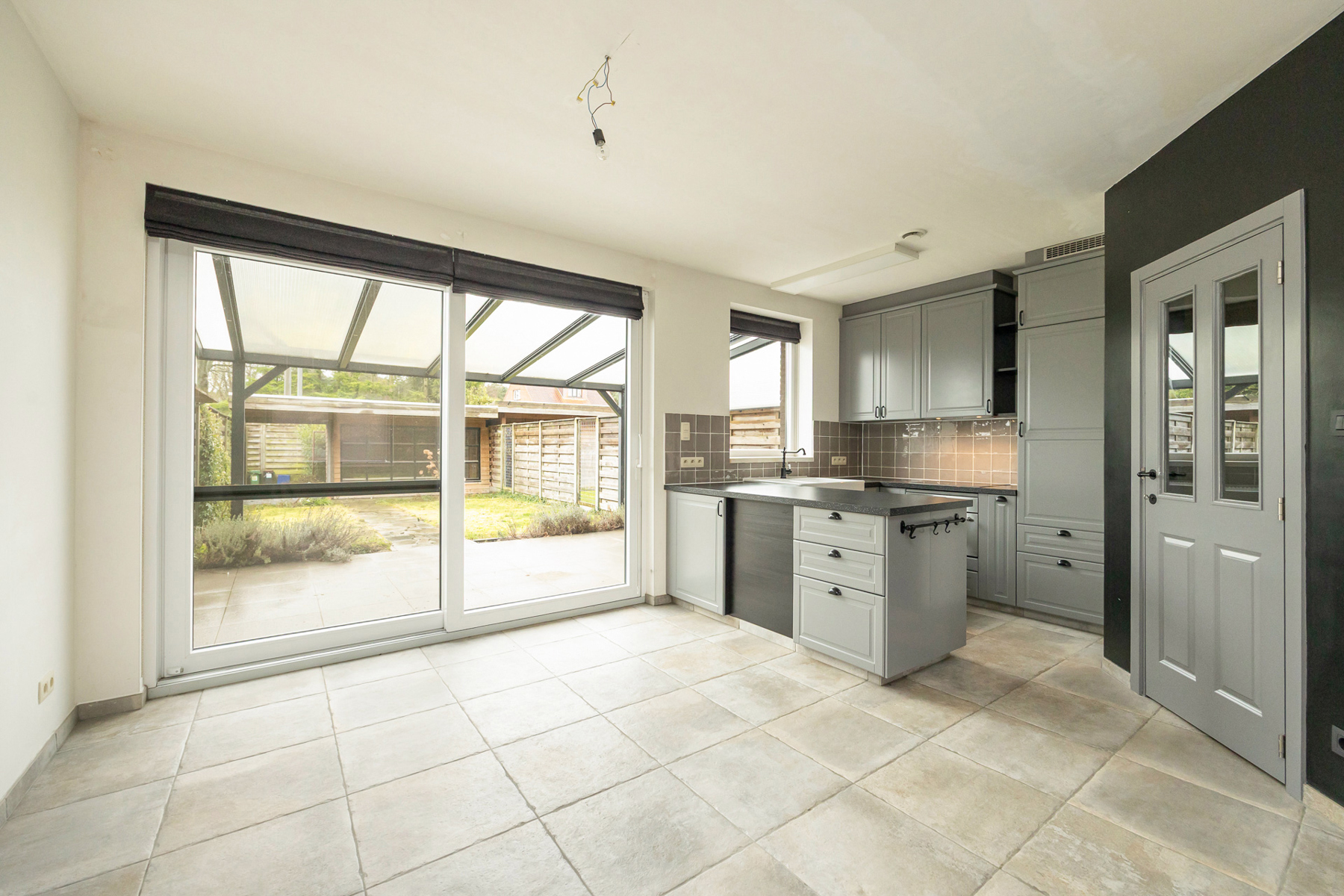 Gezellige gezinswoning met 3 slaapkamers, bureau en gezellige tuin - foto 5