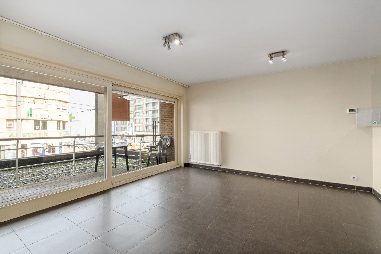 APPARTEMENT MET 2 SLAAPKAMERS EN ZEEZICHT TE KOKSIJDE - foto 2