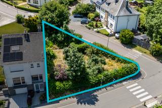 WE INVEST Sud Luxembourg vous propose ce terrain à bâtir de 3 ares 57 centiares, idéalement situé à l’angle de la rue du Moulin Lampach, à deux pas...