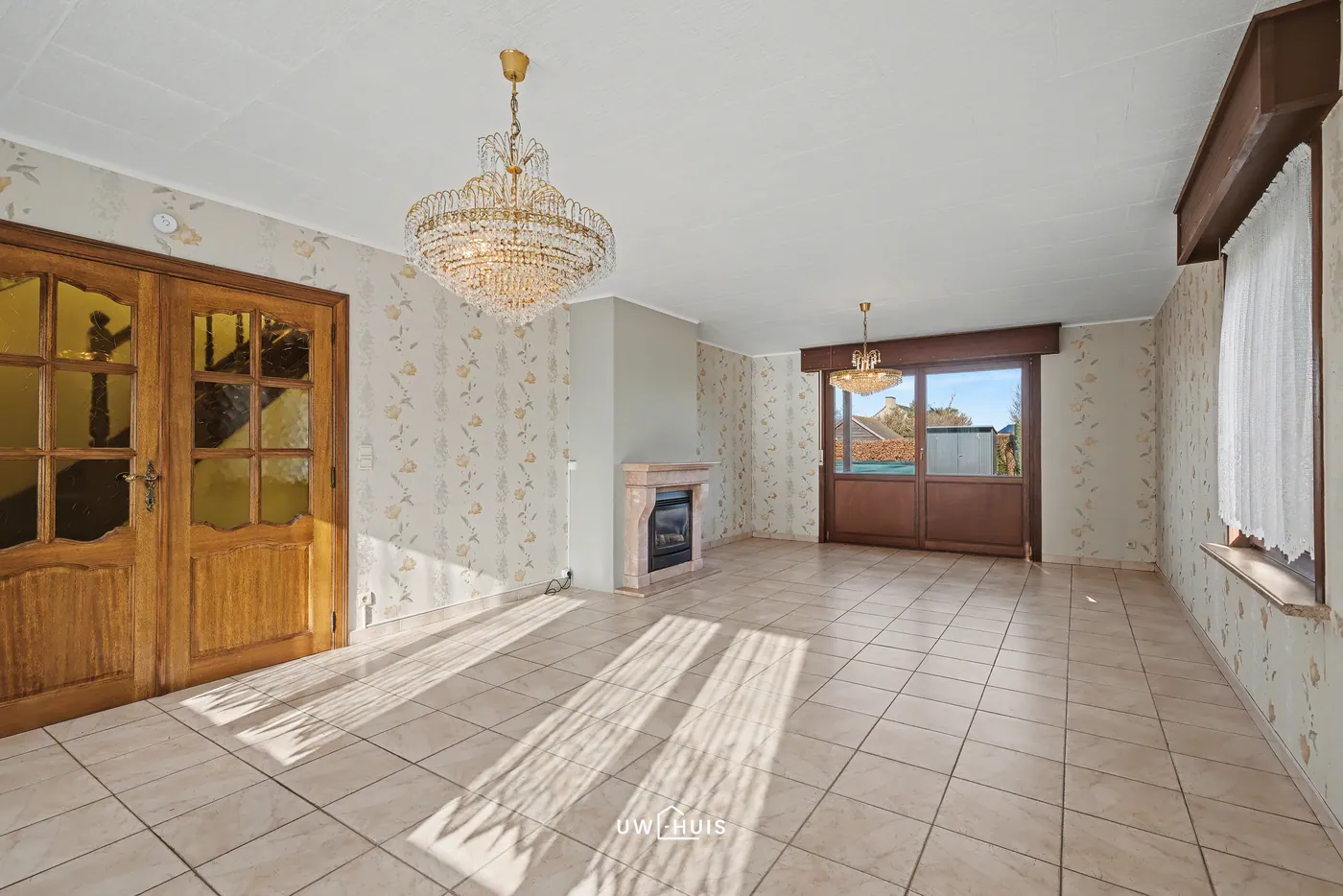 Detached house with 4 bedrooms, garage, and well-maintained garden in the center of Beveren - photo 2