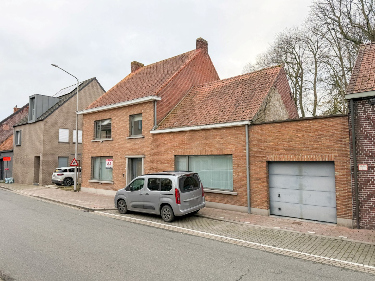 Ruime instapklare woning met tuin, 3 slpk, grote garage/berging (100 m²) te Handzame - foto 2