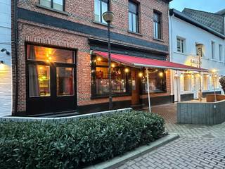 Mooi horecapand op een toplocatie te Geel-centrum.Op een toplocatie in het Peperstraatje van Geel bevindt zich dit ruime en karaktervolle horecapand,...