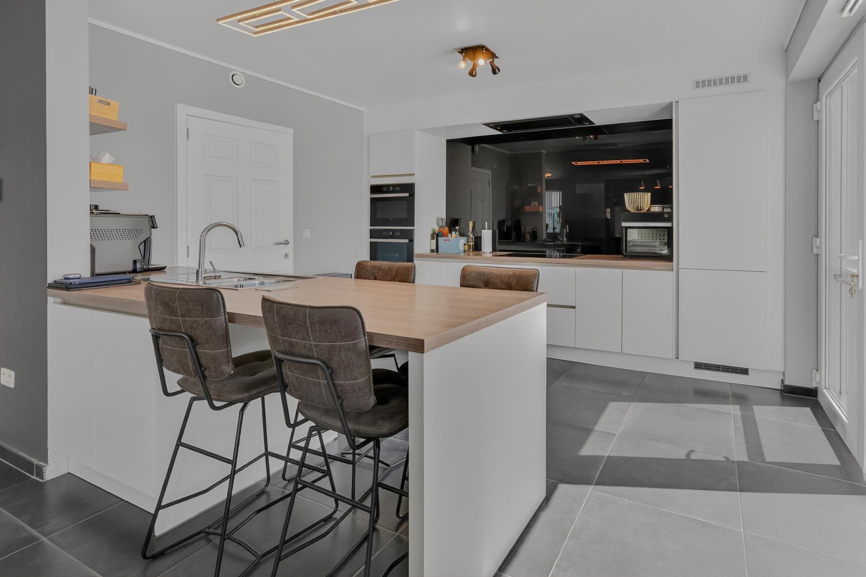 Instapklare energiezuinige gezinswoning met 4 slaapkamers en tuin in Houthulst te koop! - foto 5