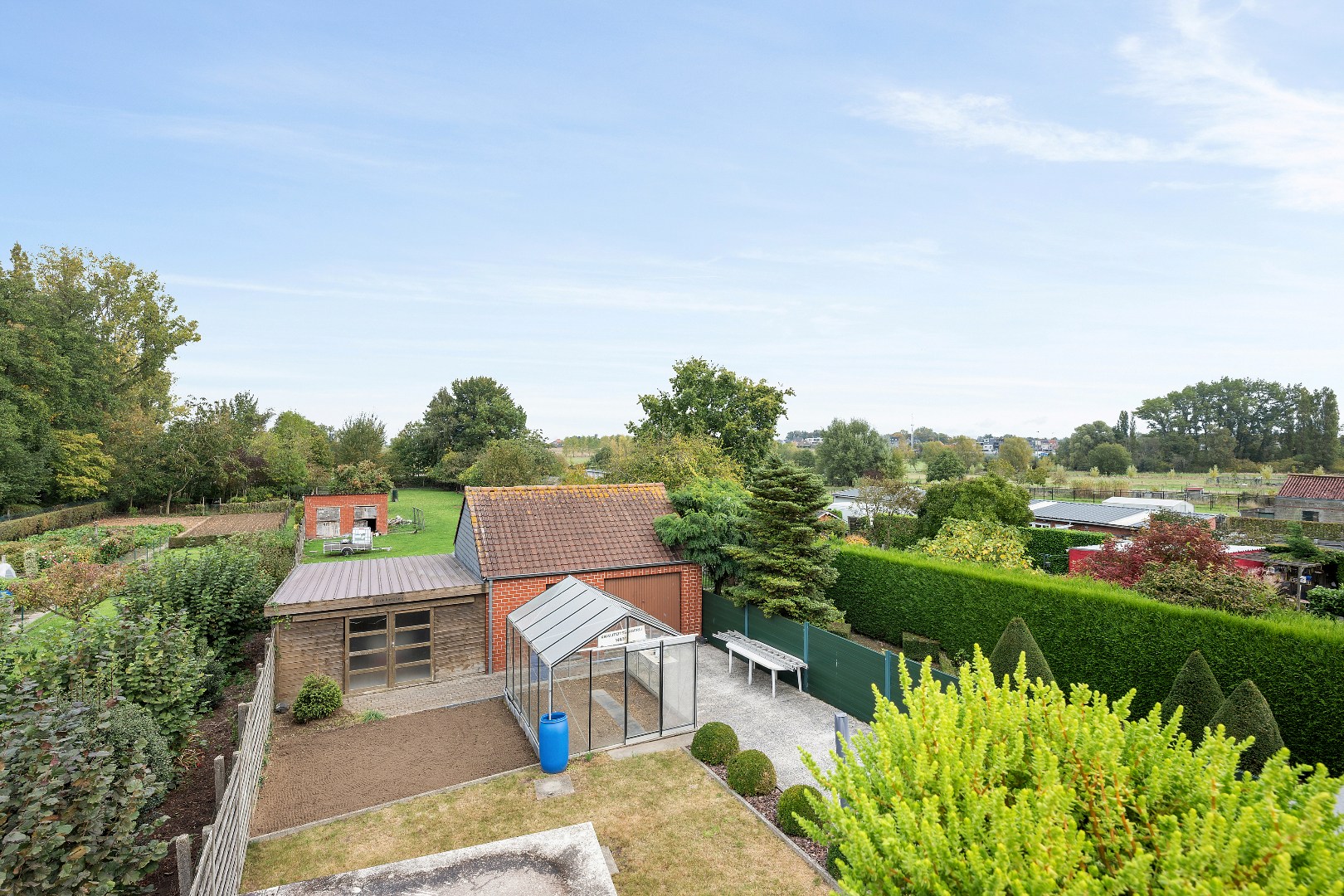 COMMERCIËLE HANDELSWOONST MET 3 SLPKS, GROTE GARAGE EN GUNSTIG EPC - foto 5