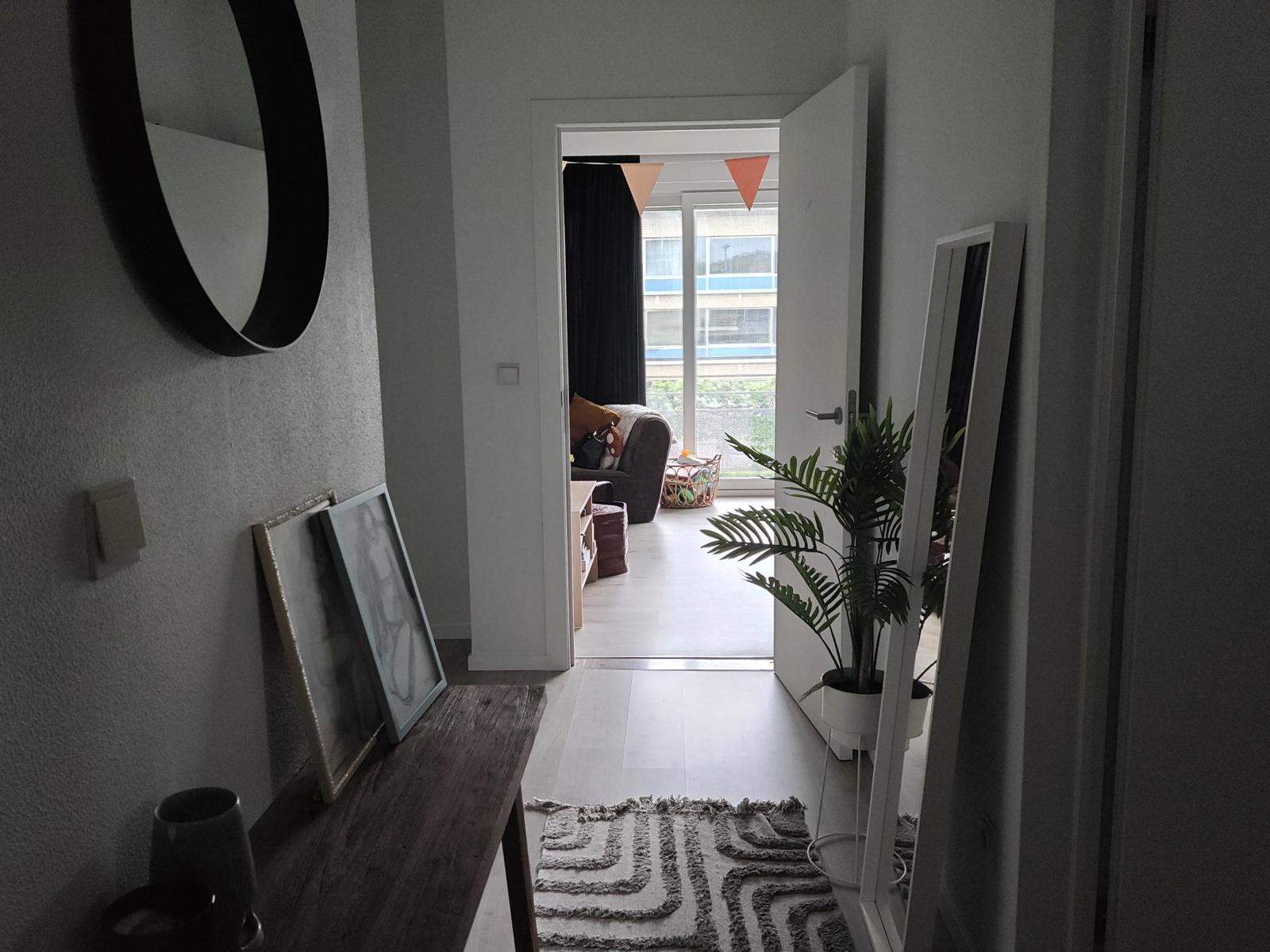 Sfeervol gerenoveerd appartement met terras en parking! - foto 4