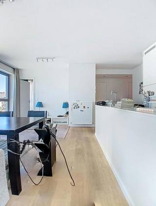 For rent on Genèvestraat in Evere:Modern 2-bedroom apartment with spacious terrace.The apartment features a bright living area with dining space...