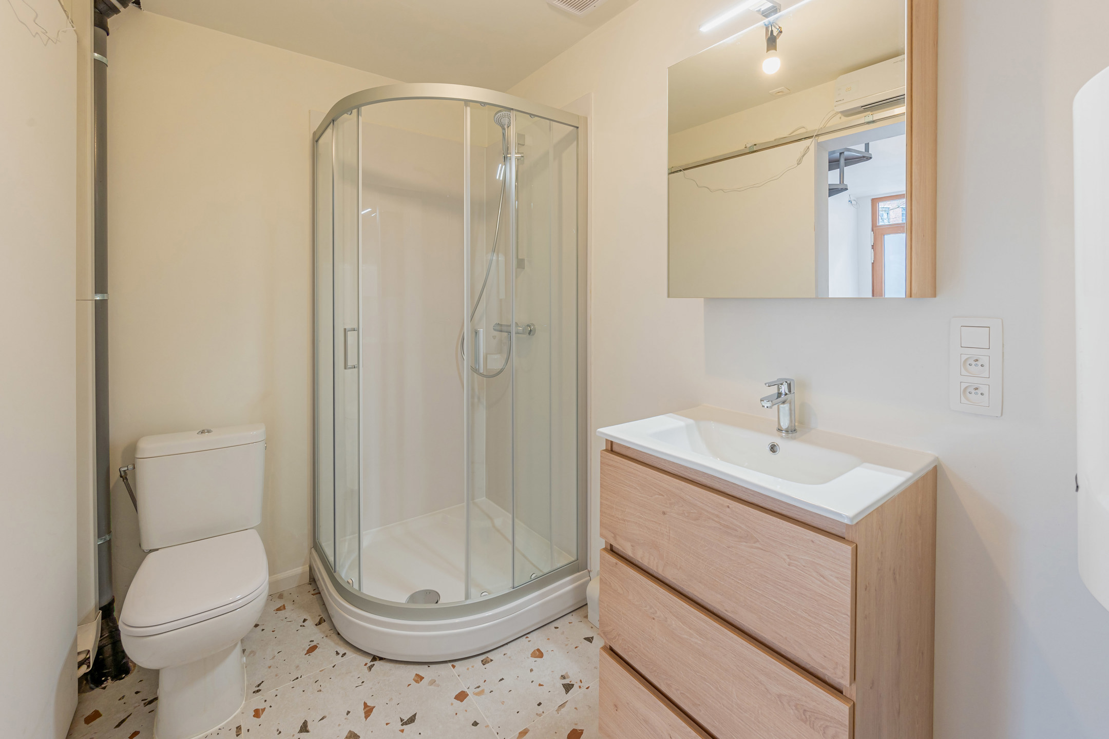 Instapklare gerenoveerde stadswoning in hartje Mechelen - foto 5