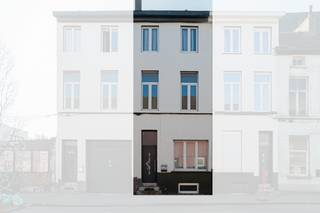 Ruime woning met veel potentieel nabij dynamische Dok Noord buurt & Station Gent-Dampoort
Bent u op zoek naar een ruime woning op een bruisende locatie, vlak bij Station Gent-Dampoort? Deze woning biedt tal van mogelijkheden en is deels te renoveren, waardoor u ze volledig naar uw eigen smaak kunt inrichten. Dankzij de royale ruimtes en gunstige ligging is dit een ideale thuisbasis. Bovendien bevindt de woning zich in de nabijheid van winkels, scholen en geniet ze van een vlotte bereikbaarheid met zowel het openbaar vervoer als de invalswegen.
Indeling als volgt:
Gelijkvloers: Inkomhal, Lichtrijke leefruimte die doorloopt naar de ruime keuken (voorzien van aansluiting voor een vaatwasser)
Dankzij een lichtkoepel geniet de keuken van extra natuurlijke lichtinval
Eerste verdieping: Badkamer met ligbad, 1 zeer ruime slaapkamer, 1 kleinere slaapkamer met zicht op de Sint-Salvatorkerk
Tweede verdieping: 1 zeer ruime slaapkamer, 1 kleinere slaapkamer met zicht op de Sint-Salvatorkerk
Belangrijkste troeven
- Royale woonruimtes
- Supermarkten en voorzieningen op wandelafstand
- Gelegen in een opkomende, dynamische buurt
- Vlotte verbinding met openbaar vervoer
Renovatieplicht: Nee
Heeft deze woning uw interesse gewekt? Contacteer ons voor een bezoek!
