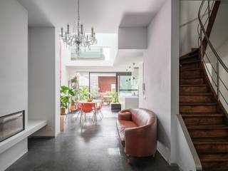 Architecturale burgerwoning naar de hand van Enplus architecten met stadstuin en polyvalente achterbouw op een boogscheut van het stadscentrum. Voor...