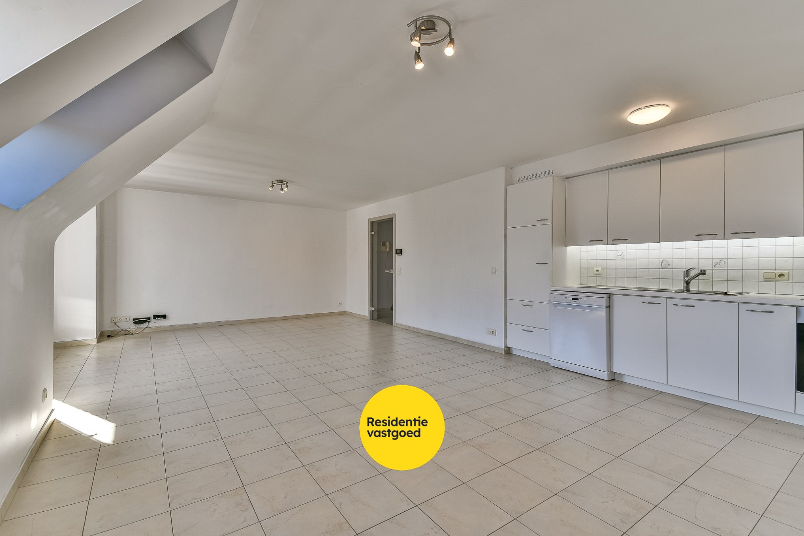 Instapklaar duplex appartement in centrum Oudenburg - foto 3