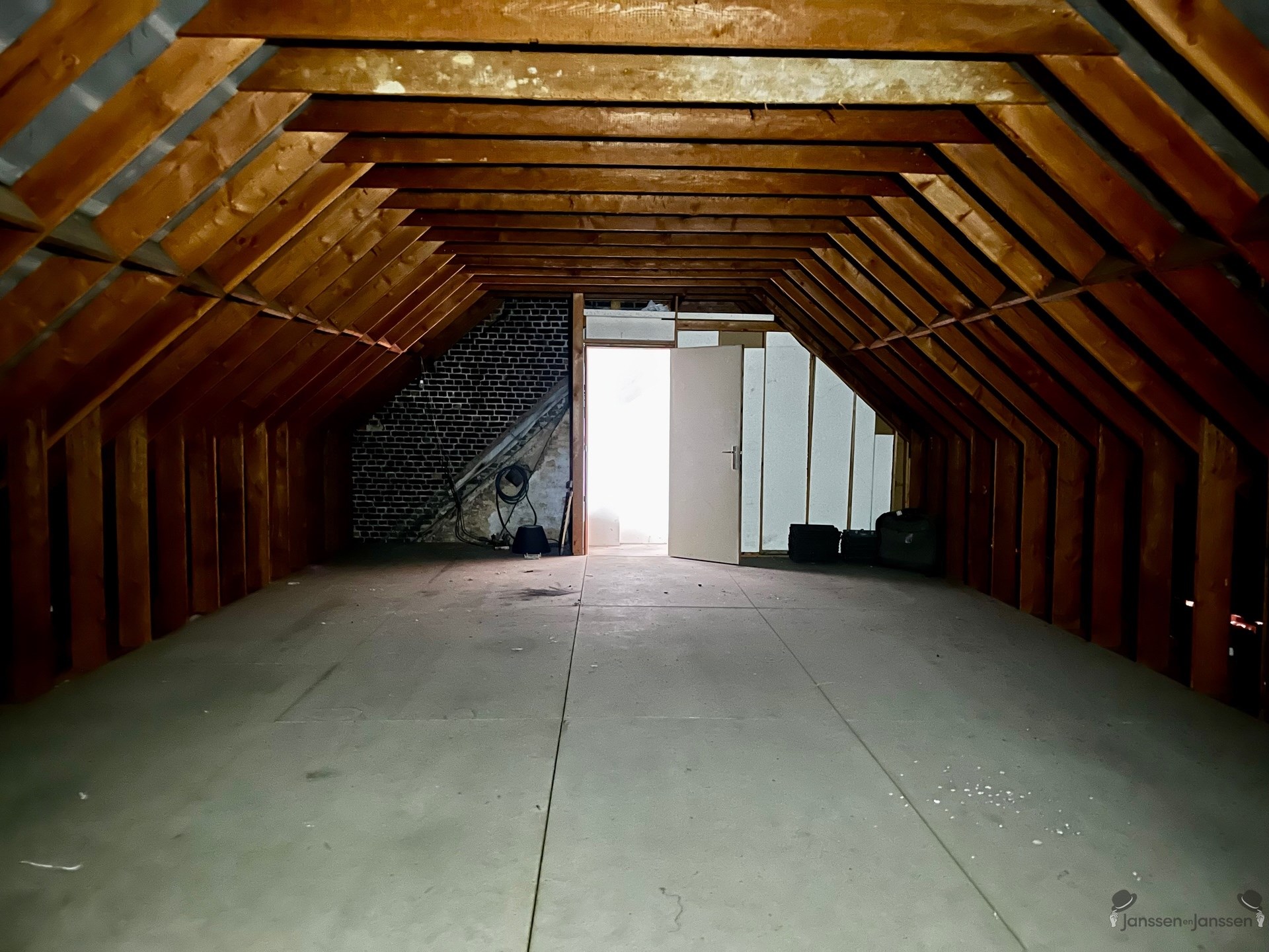 Woning met polyvalent atelier/handelsruimte - foto 2