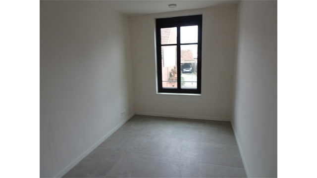 Een mooi afgewerkt nieuwbouwappartement met ruim terras en lift - foto 5