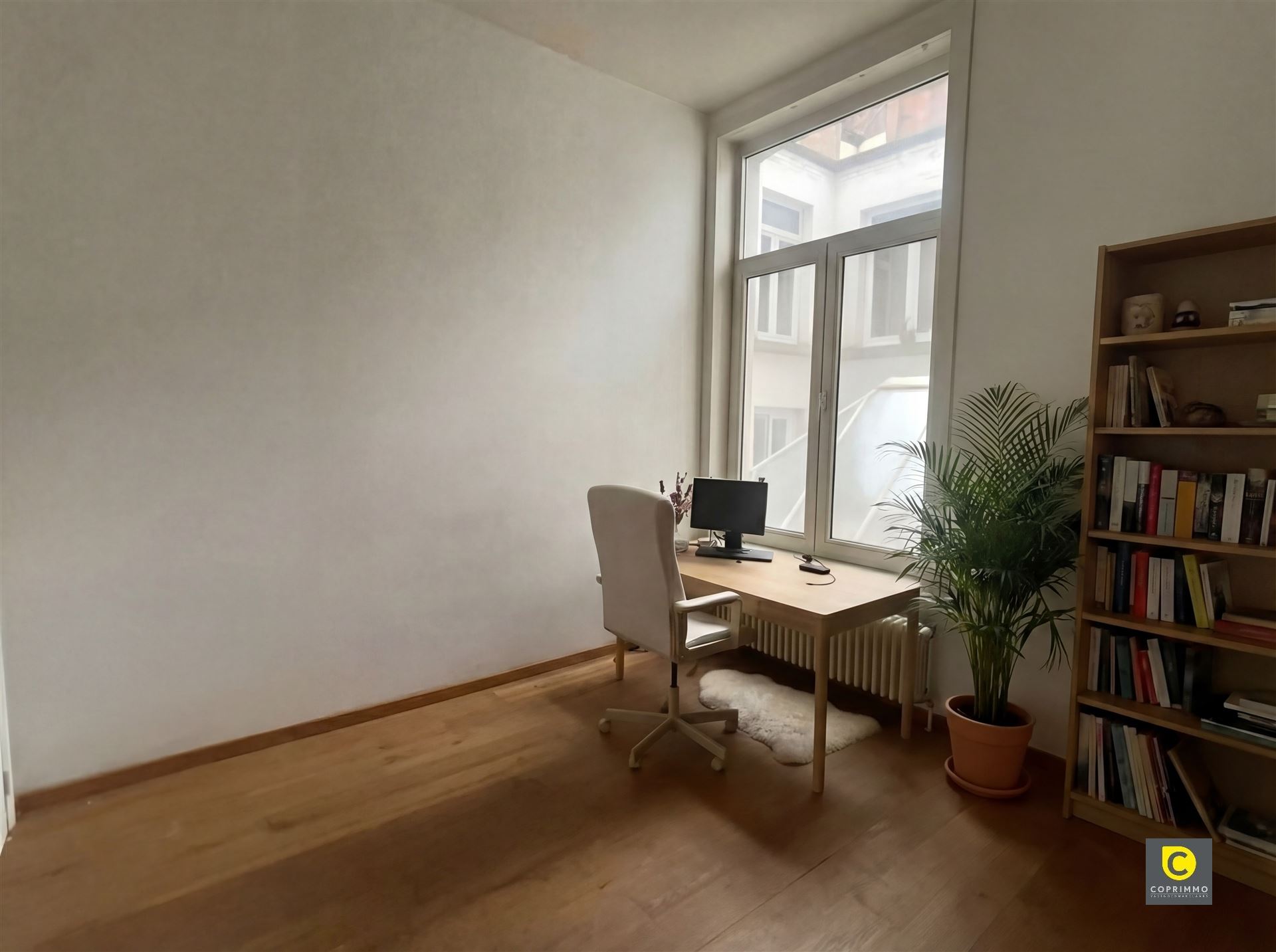 Stylish 2-Bedroom Apartment in the Heart of Antwerp - photo 5